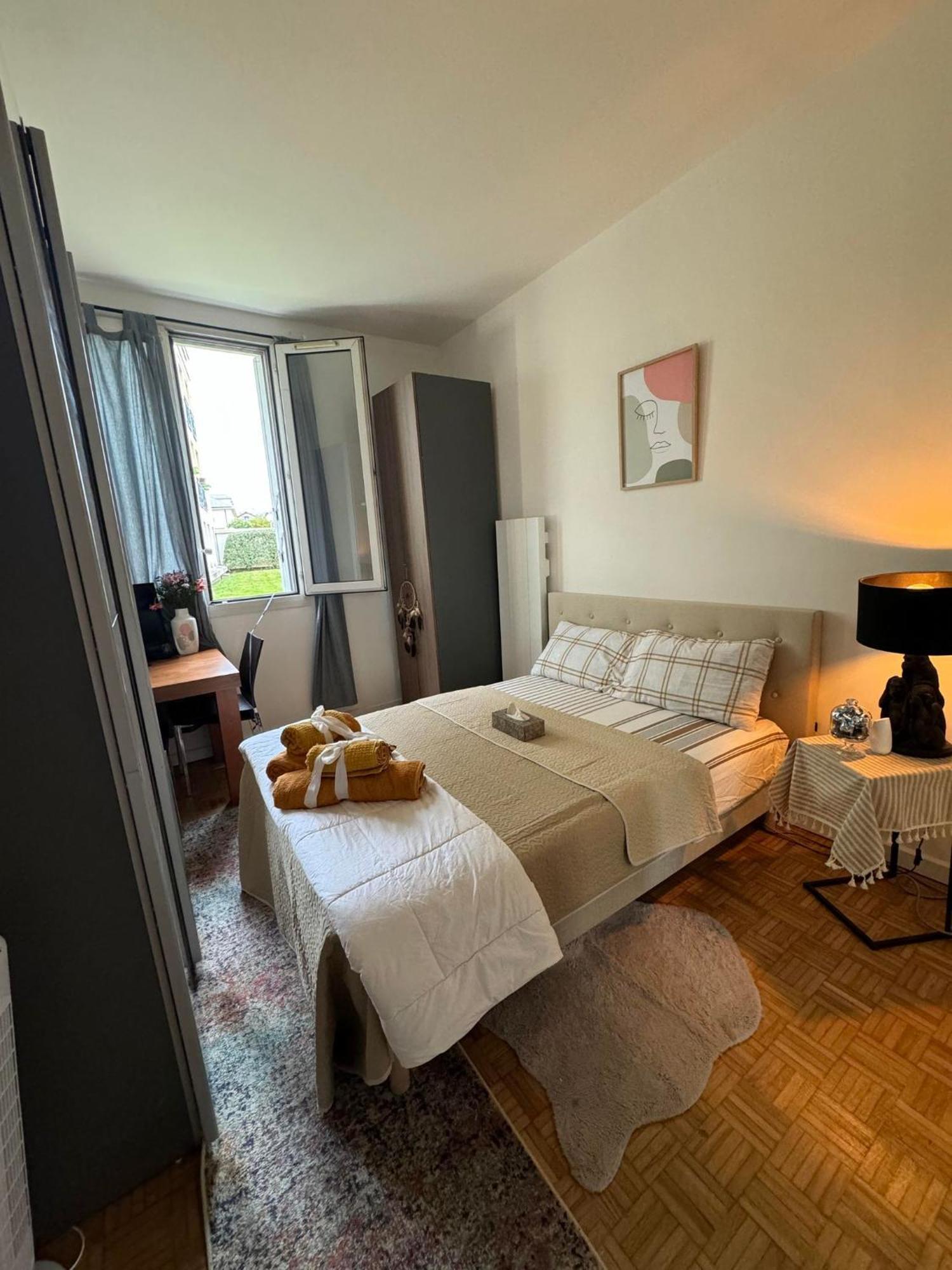 Near Castle Of Versailles Cozy Room With Breakfast And Parking ภายนอก รูปภาพ